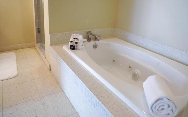 Orchid Key Inn - Adults Only