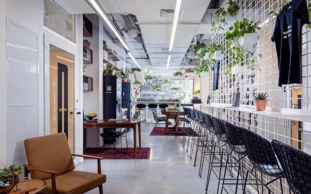 Wom Allenby Pod Hotel