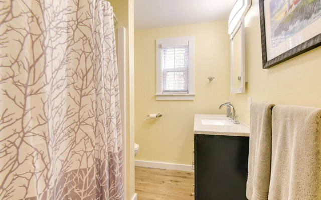 Family-friendly Bridgton Home, Steps to Lake!