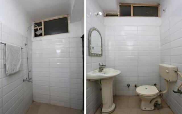 OYO 28411 Taj Guest House