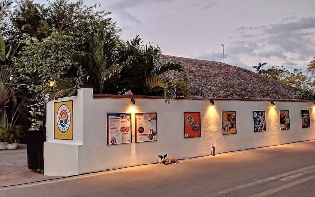 Everyday Sunday Hotel Cafe