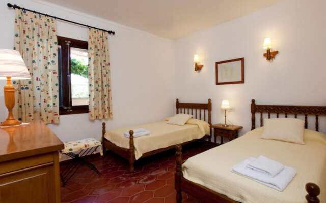 Villa - 4 Bedrooms with Pool and WiFi - 103167