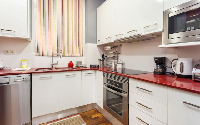 1402 - Elegant City Centre Apartment