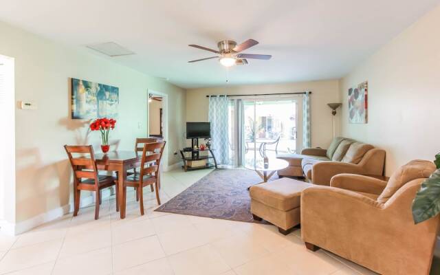 Seatuit Condominiums