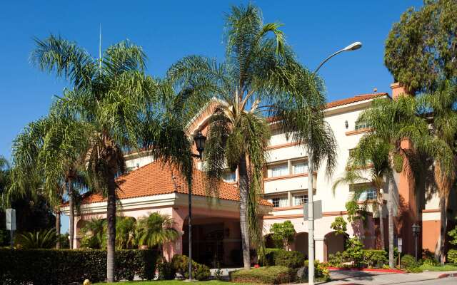 Ramada by Wyndham South El Monte