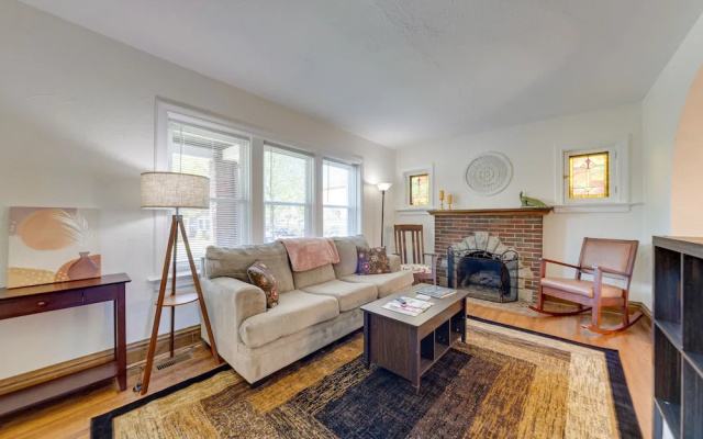 Pet-friendly St Louis Home w/ Grill & Backyard