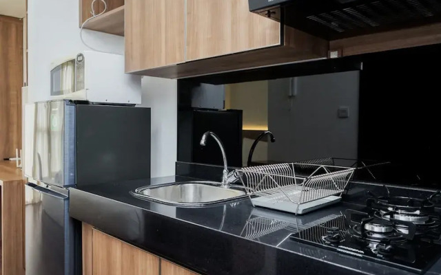 Stylish and Comfy Studio at Casa De Parco Apartment