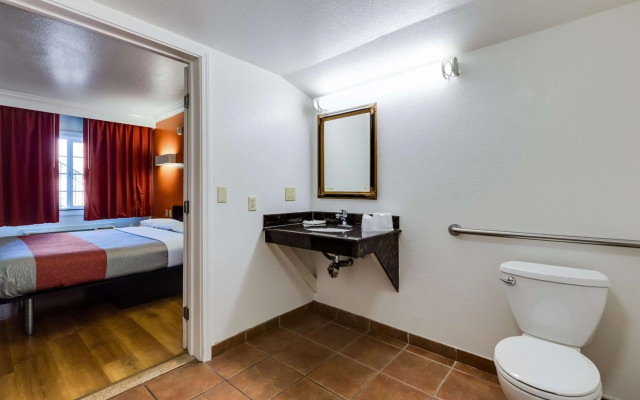 Motel 6 San Jose, CA - Convention Center