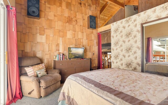 Blue Jay Chalet Unit#5