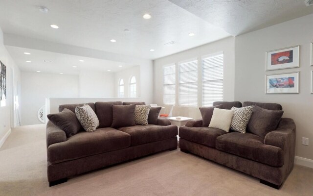 Birds Eye View 4 Bedroom Apts by RedAwning
