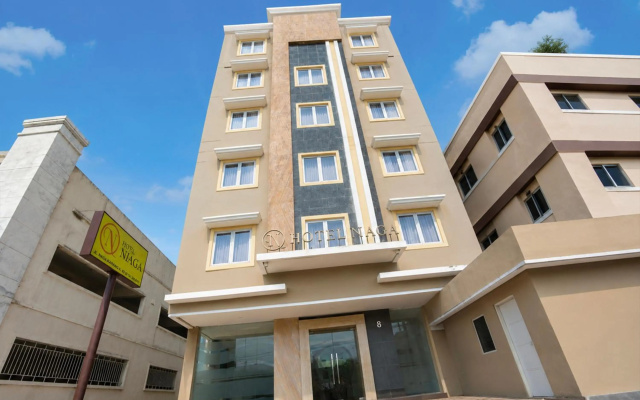 Townhouse Oak Hotel Niaga Surabaya