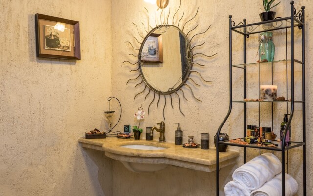 Villa Malaxa and Suites