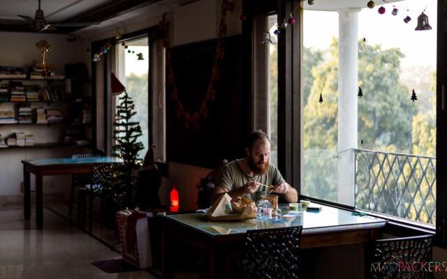 Madpackers Delhi - Hostel