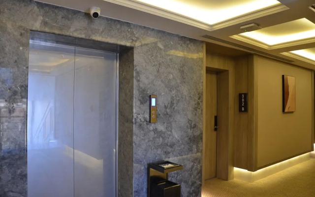 Crown Suite