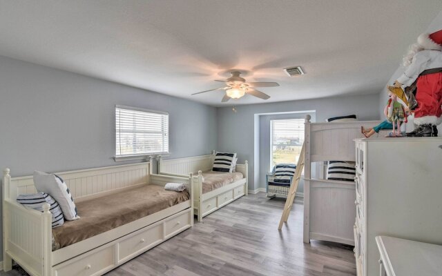 Oceanfront Galveston Home - Walk to Beach!