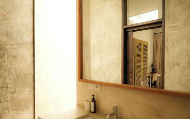 Wave House - Surf Camp