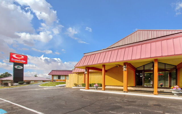 Econo Lodge Inn & Suites Gilbertsville