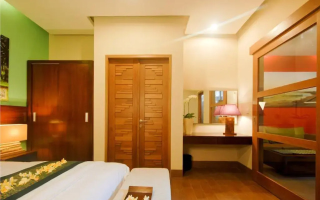 The Green Zhurga Suites