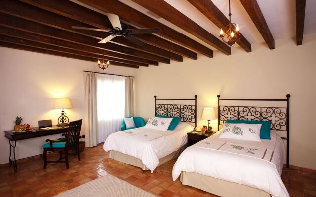 Guaycura Boutique Hotel Beach Club & Spa