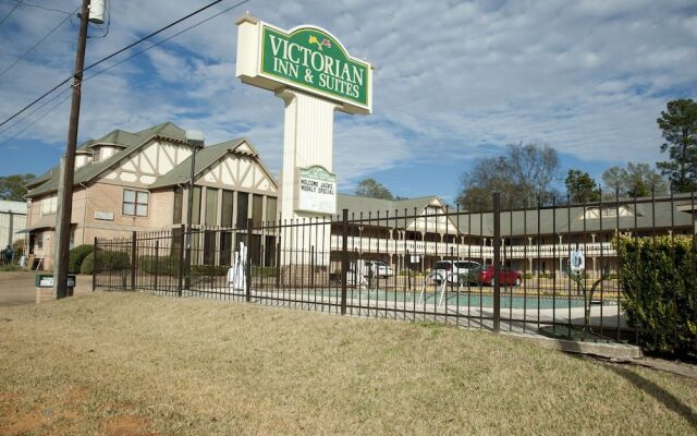 Victorian Inn & Suites