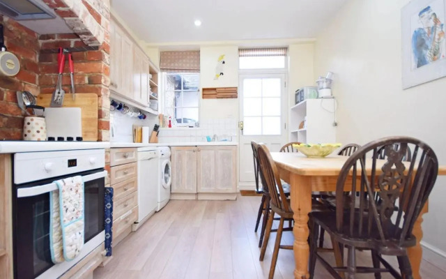 Pepper Pot Cottage