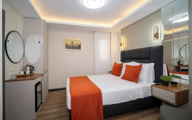 Отель Robin Hotel