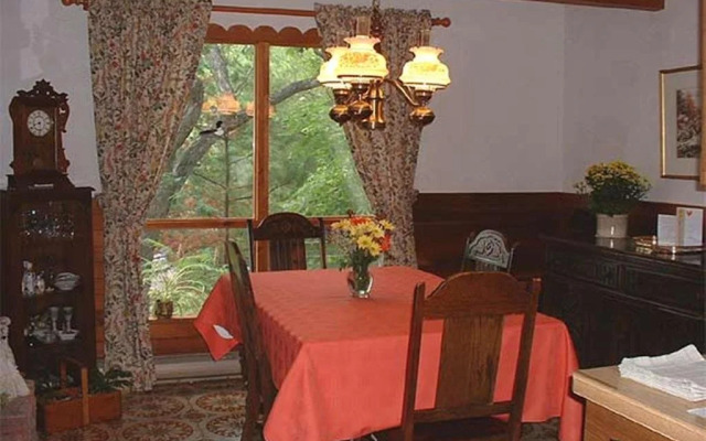 Tree Tops Bed & Breakfast