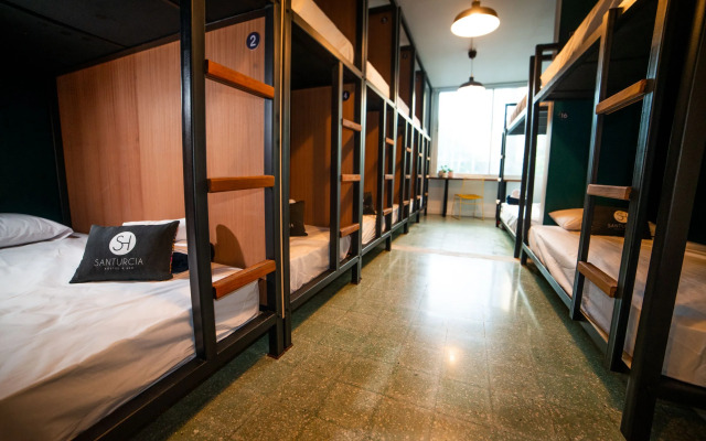 Santurcia Hostel & Bar