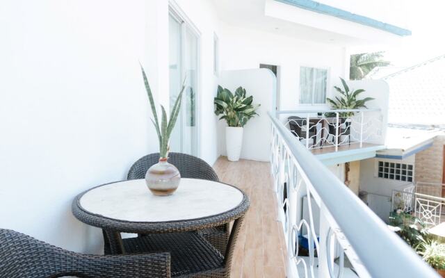 Marina Breeze Resort
