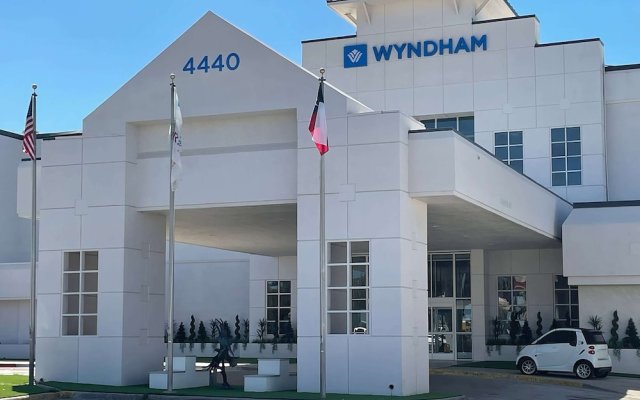 Wyndham DFW Airport