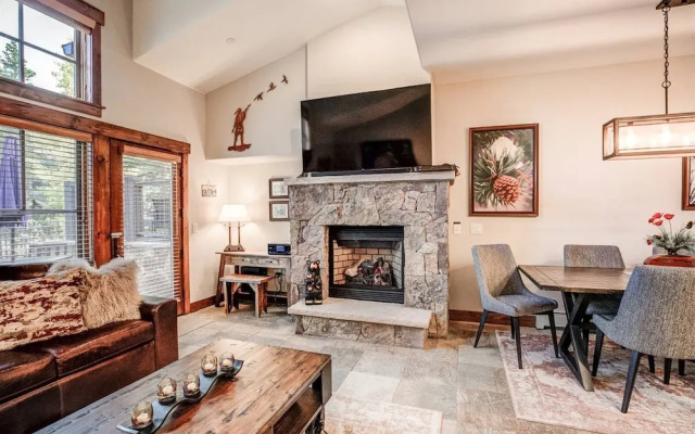 Ski-in 2 Bedroom Townhome at Mountain Thunder