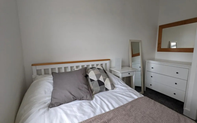 Beautiful and Spacious 4 Bedroom Home Armley Leeds