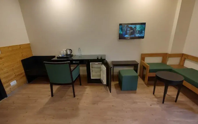 Saltstayz Select - Nehru Place & New Friends Colony