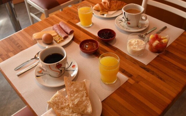 Hotel Continental - Contact Hotel