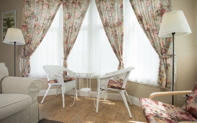 Hillsborough The English Country House