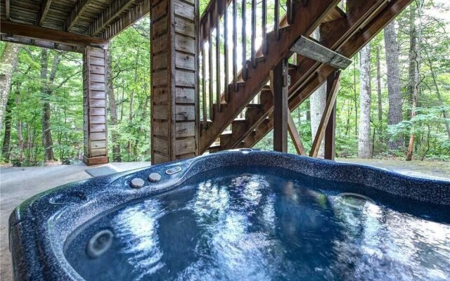Echota 4 Bedroom Home with Hot Tub