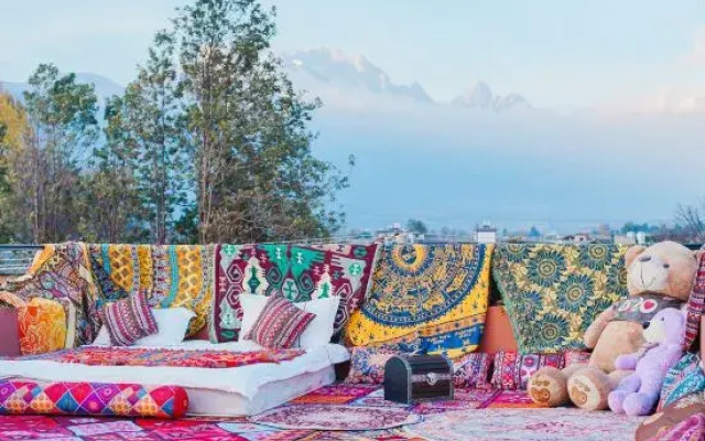 Lijiang Slow Bus Wild Luxury Mountain View B&B