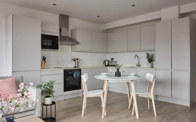 Kings Oak House by Viridian Apartments