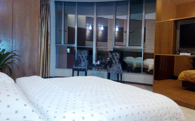 Heyuan Business Hotel