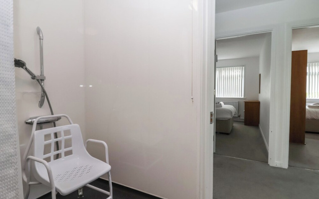 Harcombe House Accessible Pet Free Bungalow Sleeps 6
