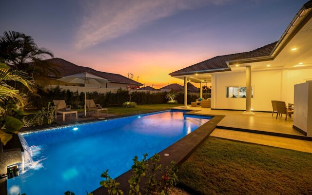 Modern 3 Bedroom Pool Villa MS24