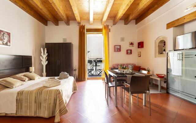 Salomone Apartment 15 With Terrace by Wonderful Italy