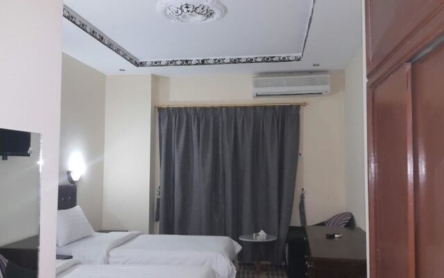 OYO 176 Hotel Safari Al Hada
