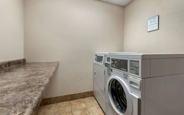 Comfort Inn & Suites Warsaw near US-30