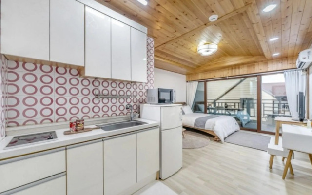 Geojedo Bay One Pension