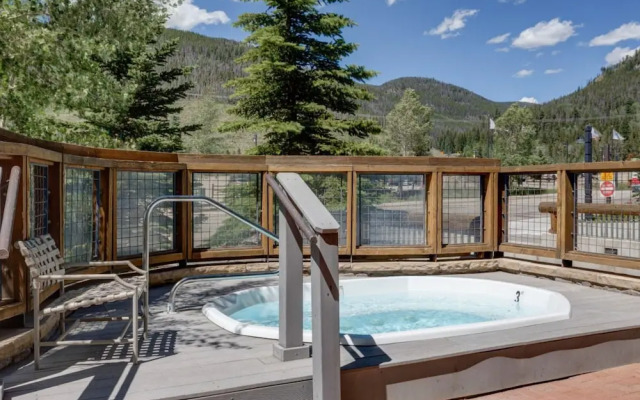 Buffalo Lodge by Summit County Mountain Retreats
