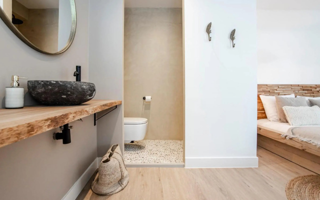 Marley’s Beachhouse - Luxury Apartment with garden