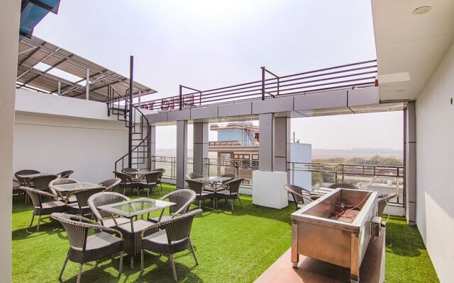 Fabhotel Satyam International