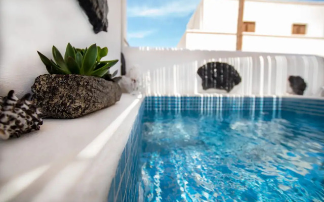 Asera Suites Near Kamari Beach