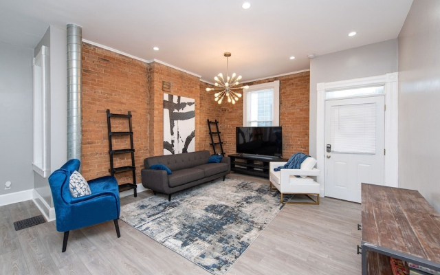 The Incline Suite 2